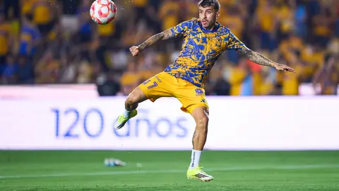 Ángel Correa, en calentamiento previo al Tigres vs Rayados | MEXSPORT