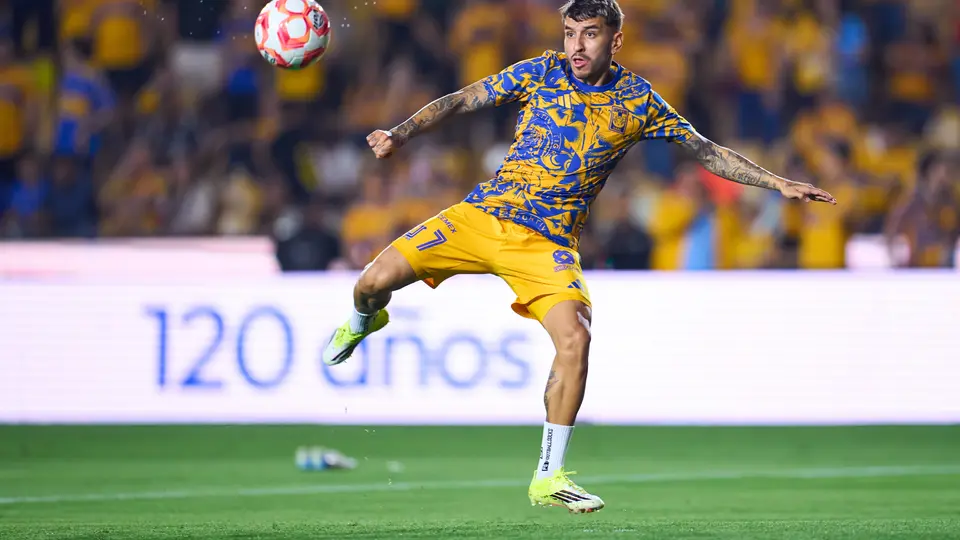 Ángel Correa, en calentamiento previo al Tigres vs Rayados | MEXSPORT