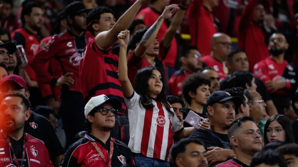 Aficionados de Atlas y Chivas se enfrentaron en estación de transporte público de Jalisco