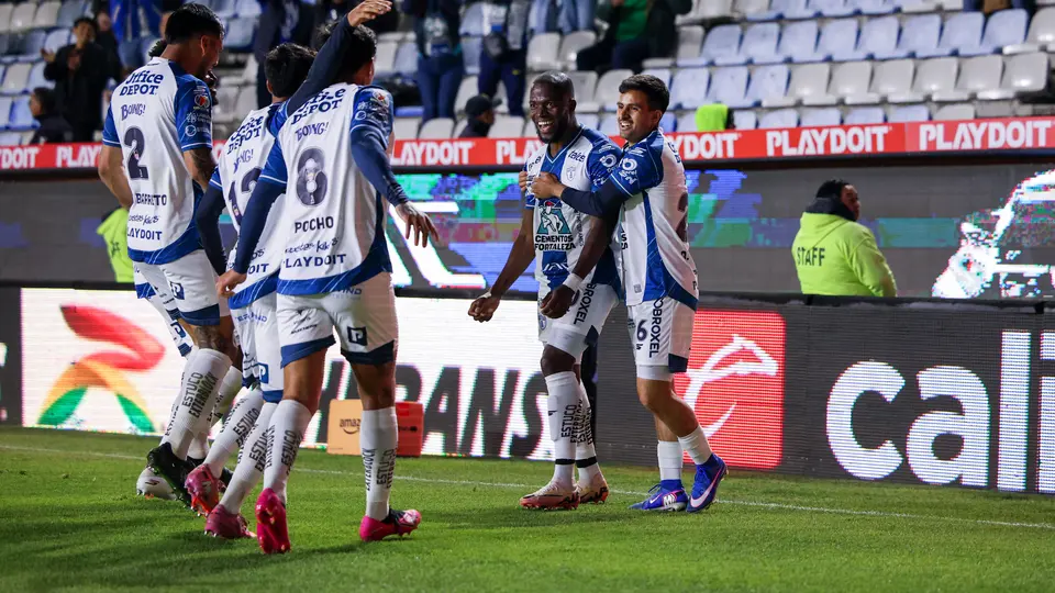Pachuca celebrando su gol vs Puebla en Liga MX I IMAGO7