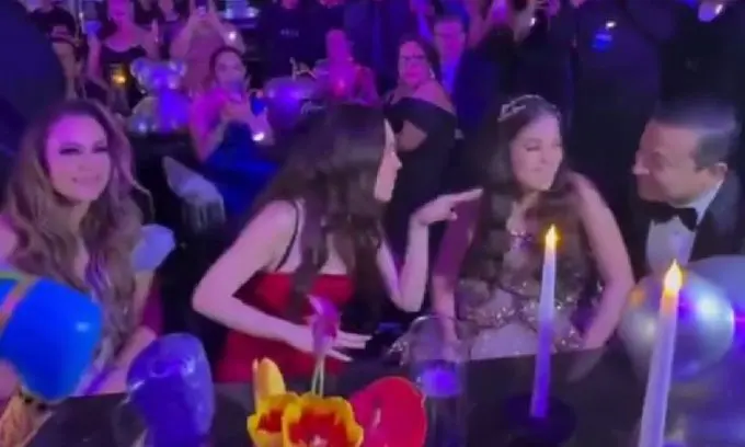 La quinceañera Mafer sorprendió en redes luego de que varios famosos asistieran a su fiesta de XV años en Tabasco./ X