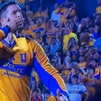¿Y esto? Gignac es captado usando un artefacto ‘misterioso’ en su muñeca
