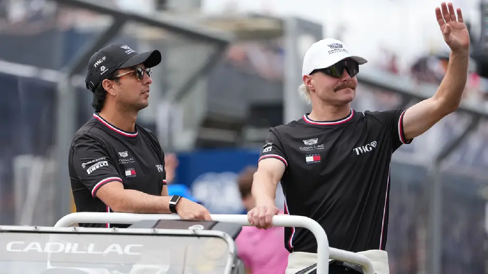 Checo Pérez y Valtteri Bottas en el GP de Australia | AP