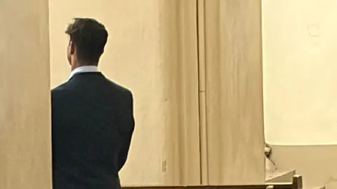 Óliver Torres en la boda de Farid Dieck | @PedrazaCFM_