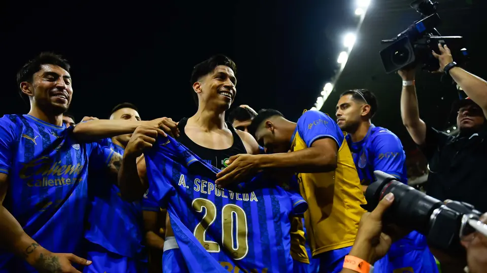 Festejo de Chivas después de llegar al triunfo en el Clásico Tapatío | MexSport