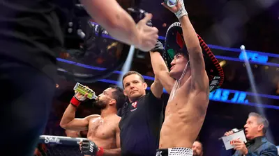 El problema de la UFC: Raúl Rosas Jr., el peleador más joven en firmar con la casa del MMA