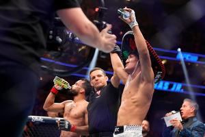 El problema de la UFC: Raúl Rosas Jr., el peleador más joven en firmar con la casa del MMA