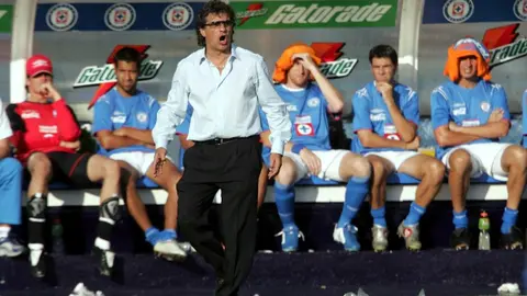 Rubén Omar Romano en el banquillo de Cruz Azul en el Clausura 2005 I MEXSPORT