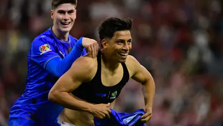¡De vuelta al triunfo! Chivas se lleva el Clásico Tapatío tras darle la vuelta a Atlas en el Estadio Jalisco