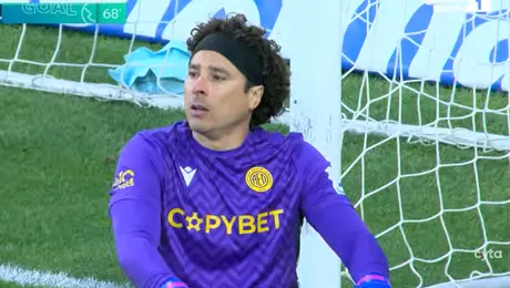 Guillermo Ochoa no puede evitar la derrota y AEL Limassol cae ante Apollon