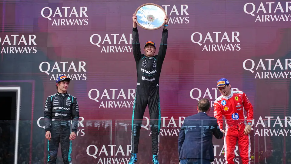 George Russell, Kimi Antonelli y Charles Leclerc en el primer podio de la temporada en el Gran Premio de Australia | AP