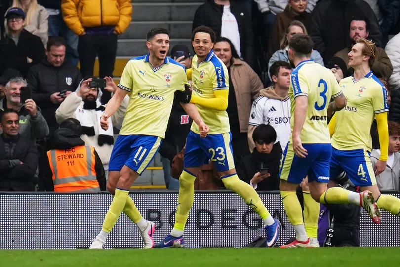 Southampton celebra gol ante el Fulham | AP