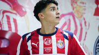 Afición de Chivas revienta a Richard Ledezma por "despreciar" a los seguidores