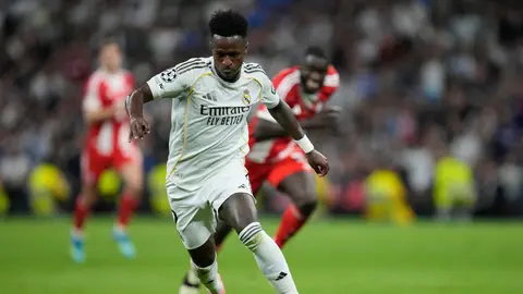 Vinicius durante el partido de Real Madrid contra Bayern Munich en Champions League | AP