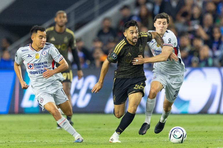 Paradela y Charly Rodríguez en el partido ante LAFC | MEXPORT