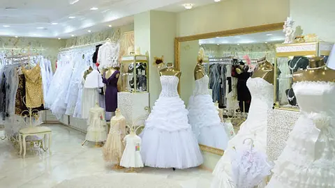 El hombre llevaba a las víctimas a tiendas donde venden vestidos de novia y de XV Años/Pixabay