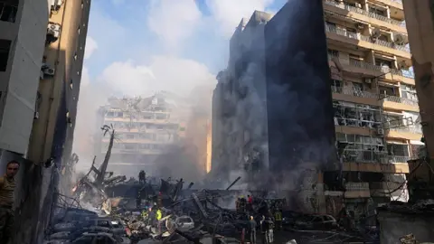 Decenas de edificios quedaron destrozados tras los bombardeos de Israel/AP