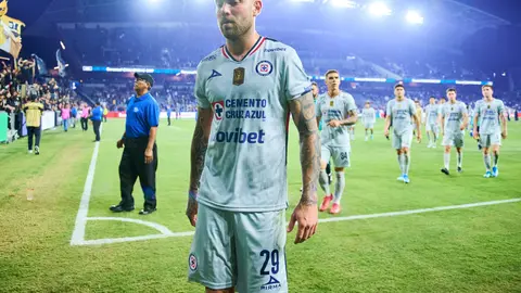 Carlos Rotondi en lamento tras la derrota de Cruz Azul ante LAFC | MEXSPORT