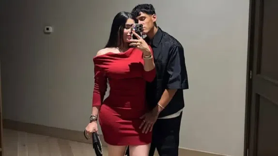 Esposa de jugador de Pumas acusa a tienda de 'mal trato'