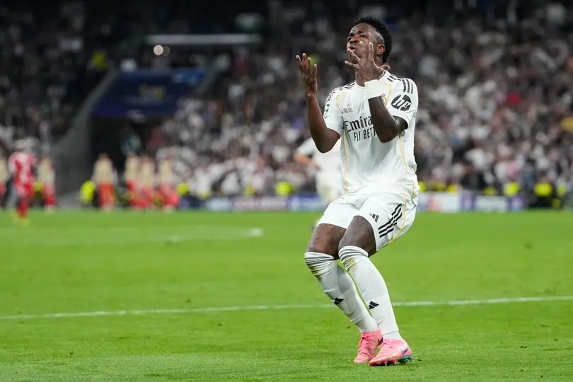 Vinicius en lamento en el partido de Real Madrid contra Bayern Munich en Champions League | AP