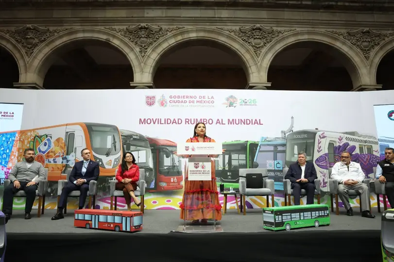 La jefa de gobierno, Clara Brugada, presentó la nueva tarjeta mundialista para el uso del transporte público / FB: @ClaraBrugadaM