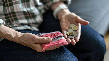 Pensión por viudez: SCJN elimina regla que la cancelaba si trabajabas