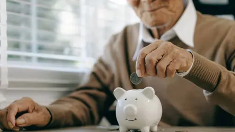Con esta decisión, los beneficiarios podrán recibir pensión y salario al mismo tiempo. / iStock
