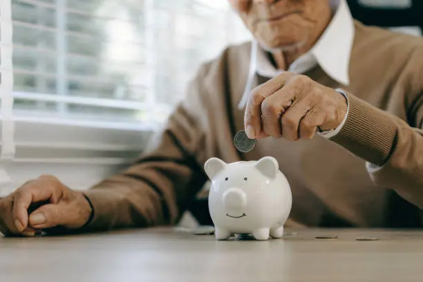 Con esta decisión, los beneficiarios podrán recibir pensión y salario al mismo tiempo. / iStock