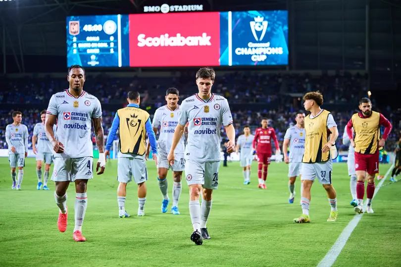 José Paradela en lamento tras la derrota de Cruz Azul ante LAFC | MEXSPORT