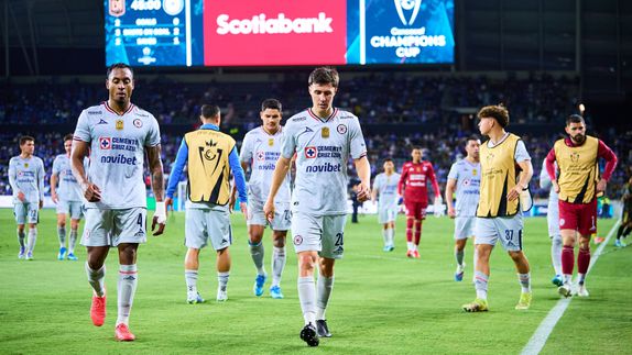 José Paradela en lamento tras la derrota de Cruz Azul ante LAFC | MEXSPORT