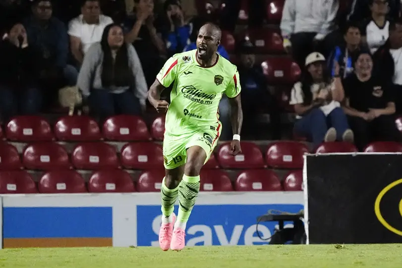 Estupiñán fue el autor del gol del empate en el minuto final del duelo | Imago7