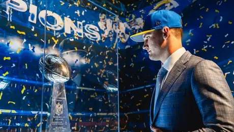 Ty Simpson: La historia del QB seleccionado en el Draft 2026 a la sombra de Mendoza