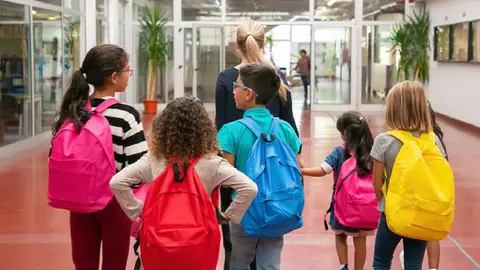 Estalla polémica por recorte de clases; CNTE y Padres de Familia arremeten contra la SEP