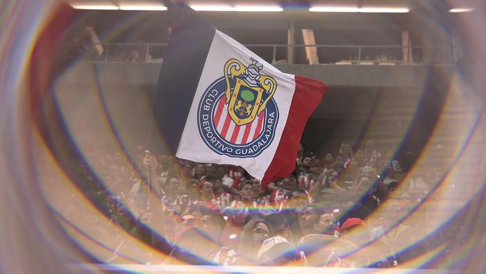 Bandera de Chivas en el Estadio Akron en un partido de la Liga MX | IMAGO 7