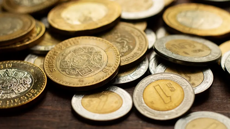 Es buen momento para comprar dólares o cambiar, según tus intereses / Magnific