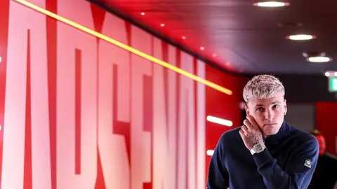 El Bournemouth separa a Alex Jiménez del plantel tras polémica en redes sociales