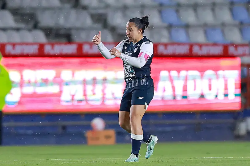 Charlyn Corral en celebración con Pachuca en la Semifinal contra Rayadas | MEXSPORT