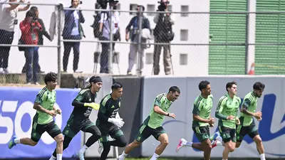 Santiago Giménez, Johan Vásquez y Obed Vargas se integran a la Selección Mexicana