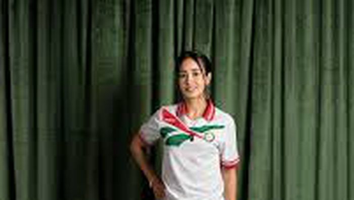 Katia Itzel con el jersey de Reebok | Reebok