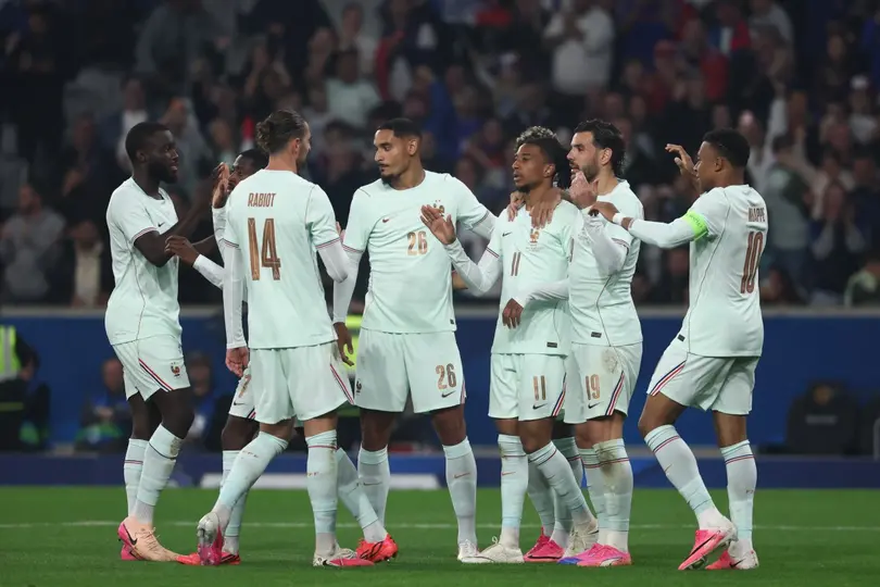 Jugadores de la Selección de Francia celebran ante Irlanda del Norte | AFP
