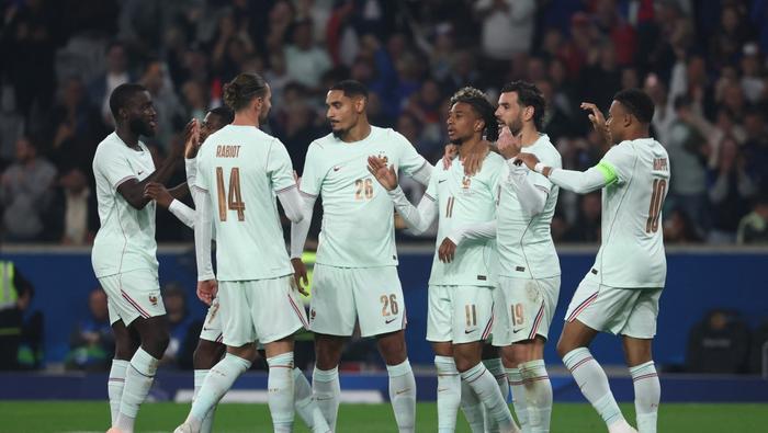 Jugadores de la Selección de Francia celebran ante Irlanda del Norte | AFP