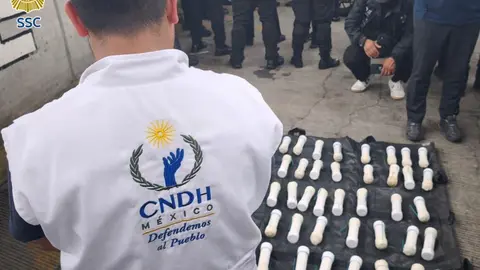 La unidad transportaba a estudiantes y maestros de Ayotzinapa, además de familiares de los 43 normalistas desaparecidos./ SSC