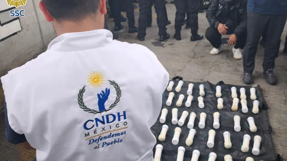 La unidad transportaba a estudiantes y maestros de Ayotzinapa, además de familiares de los 43 normalistas desaparecidos./ SSC