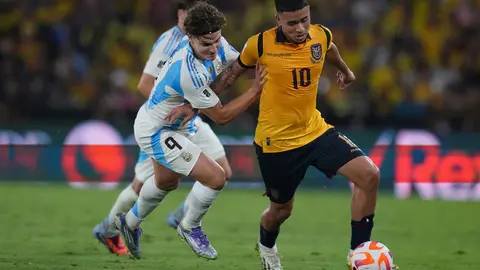 ¿Se lo quita a Barcelona? Florentino Pérez quiere a Julián Álvarez en Real Madrid