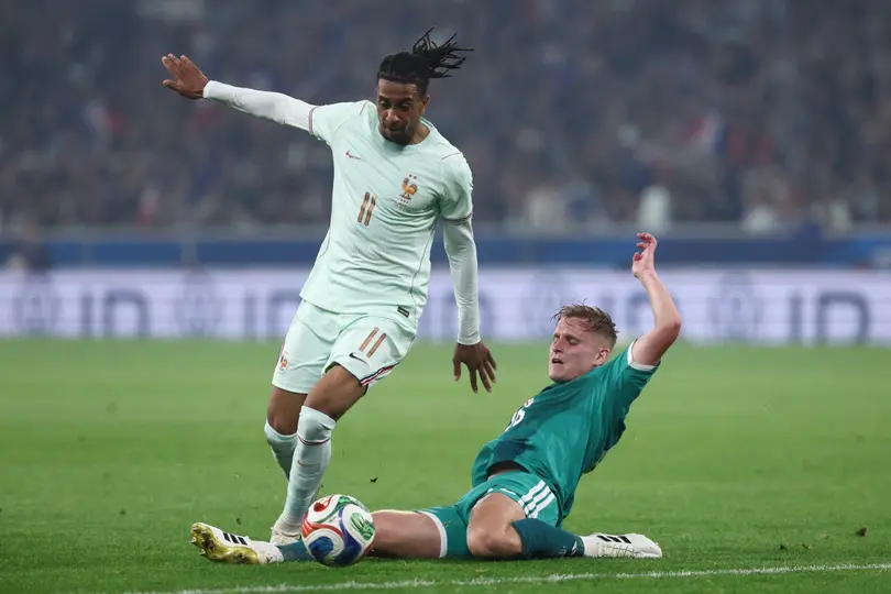 Michael Olise en el partido de la Selección de Francia contra Irlanda del Norte | AFP