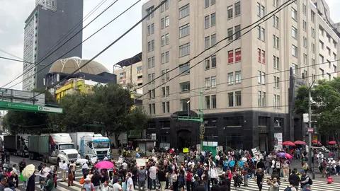 La protesta generó afectaciones viales en una de las zonas con mayor afluencia de peatones y turistas de la Ciudad de México./ Georgina Sánchez