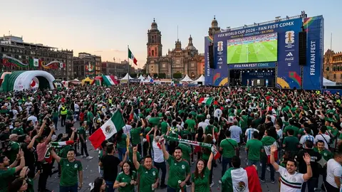 Los asistentes deberán pasar filtros de seguridad antes de ingresar a las zonas de convivencia y transmisión de partidos./ IA