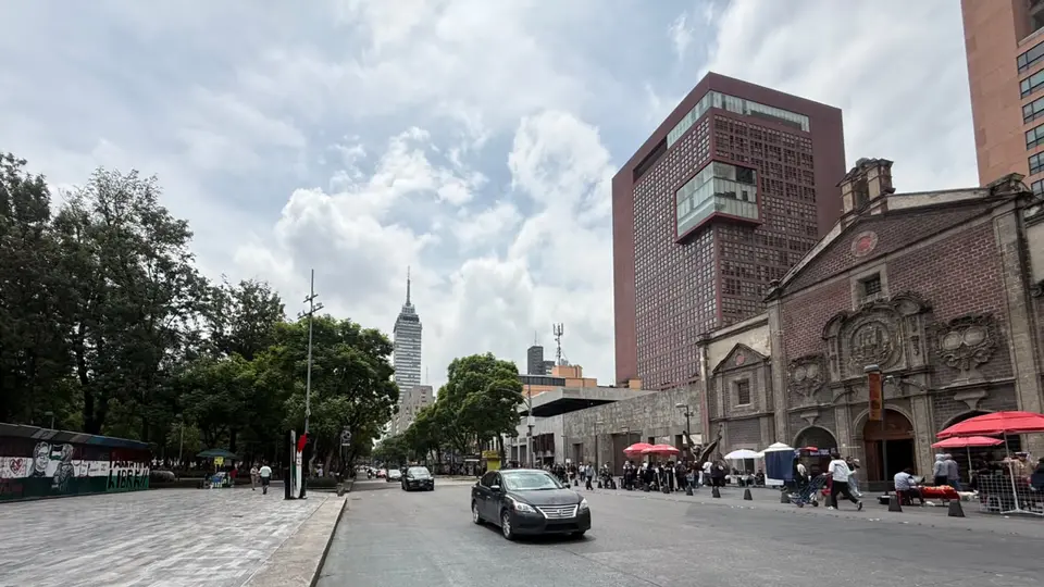 Cientos de personas se vieron afectadas por los cierres y complicaciones viales en el corazón de la capital./ Georgina Sánchez