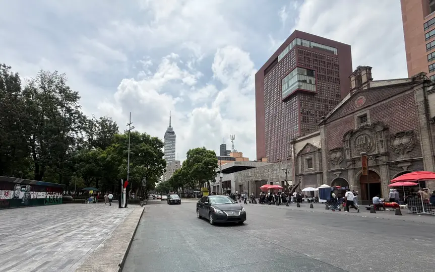 Cientos de personas se vieron afectadas por los cierres y complicaciones viales en el corazón de la capital./ Georgina Sánchez