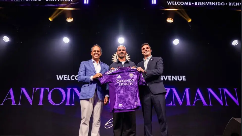 Antoine Griezmann presentado como nuevo delantero del Orlando City: “Carlos Vela me ha llevado a hacer los mismo”